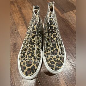 Brand new in box Gypsy Jazz Grayson leopard sneakers size 10